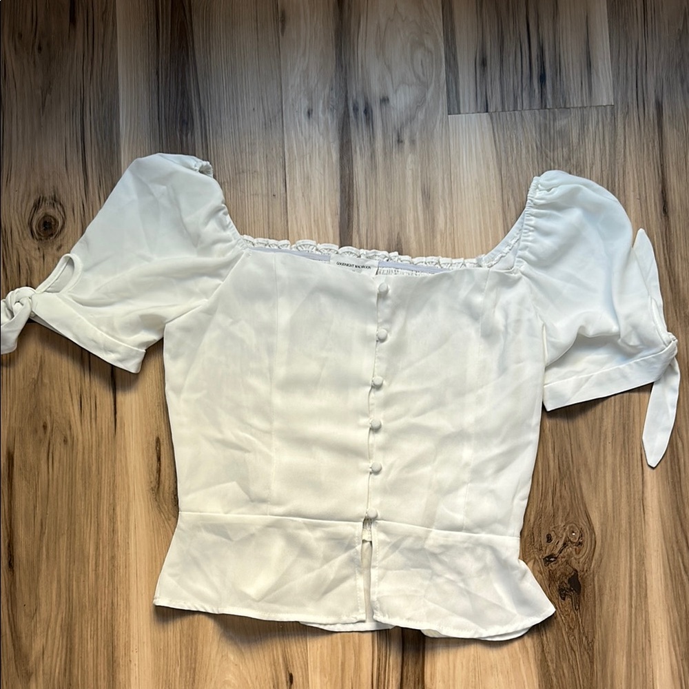 Elegant White Puff Sleeve Top
